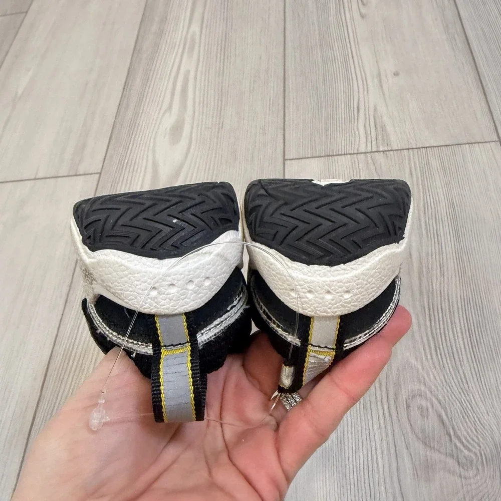 SHAQ‎ Raq Basketball Shoes Sneaker Black White Boys 6 Low Hook/Loop